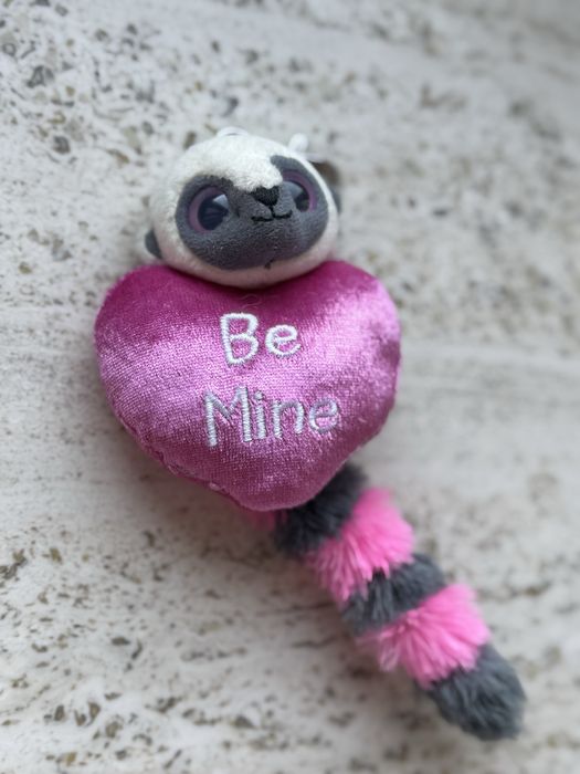 Brelok walentynki lemur maskotka zawieszka