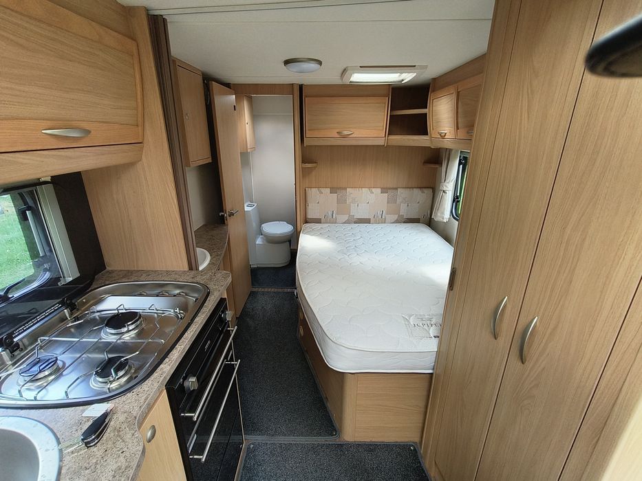 Elddis mover namiot łóżko małżeńskie oddzielny prysznic niskie dmc
