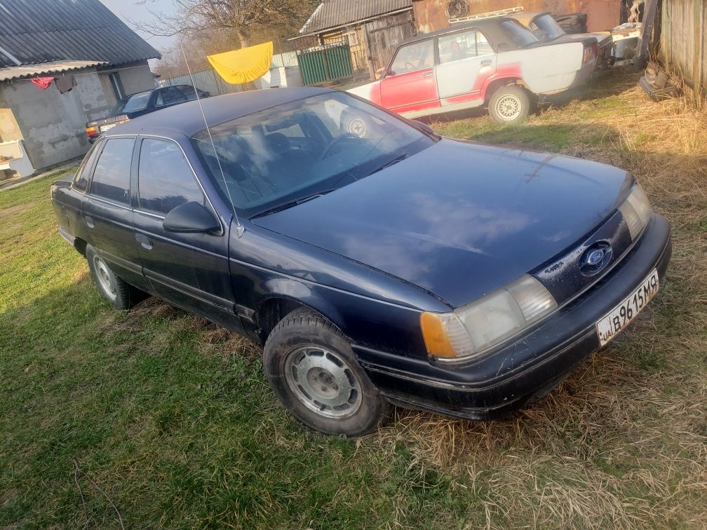 Ford Taurus в гарному стані