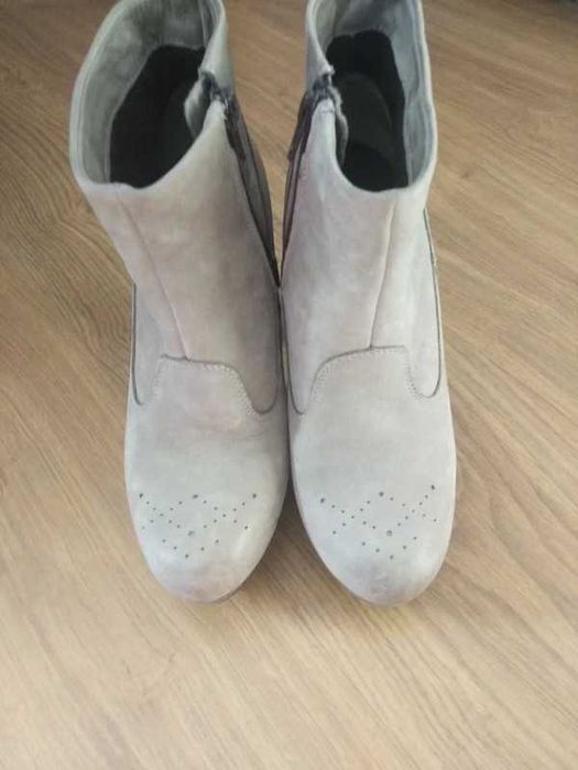 Botki na koreczku, skóra