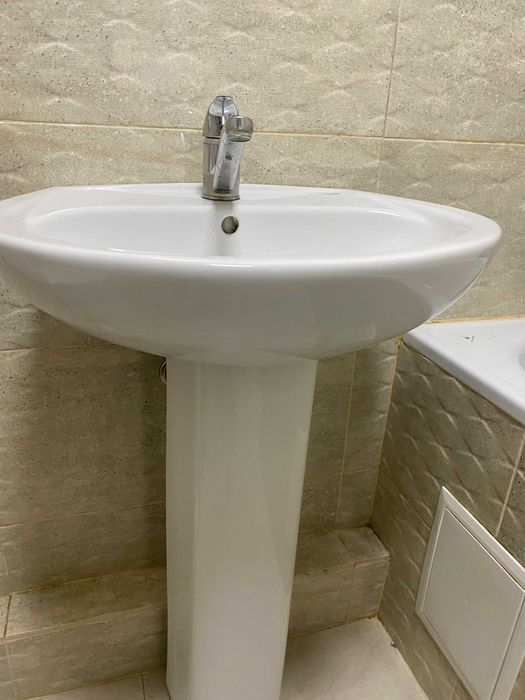 Раковина і Дзеркало. Стан ідеальний. У Ванну кімнату Набор