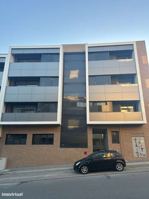 Apartamento T3 Novo | 120 m² | Garagem Box | Rotunda da Areosa