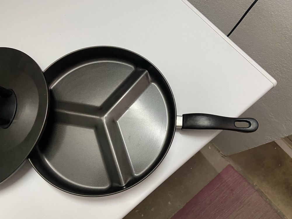 Frigideira com tres seccoes nova