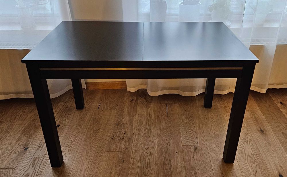 Stół rozkładany do salonu