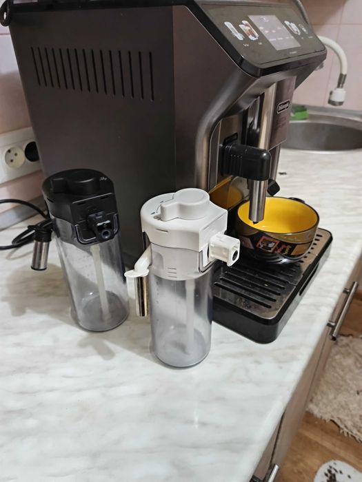 Кавомашина DELONGHI Eletta Explore ECAM450.86.T б/у стан новій