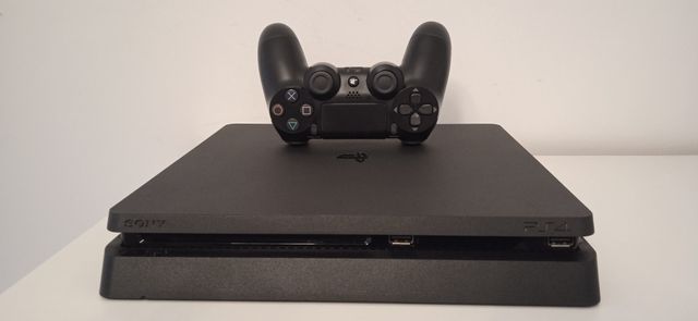 Konsola PlayStation 4 slim 1tb+ gry
