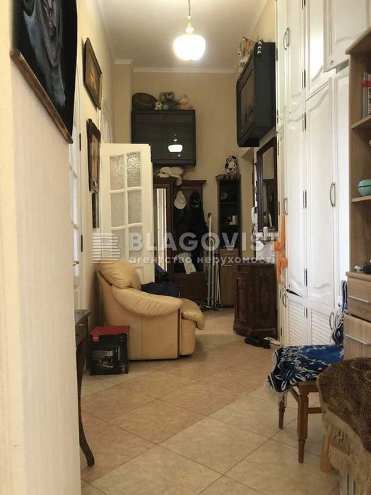 Продаж чудової 2к кв Центр Києва дореволюційний будинок Костельна 7