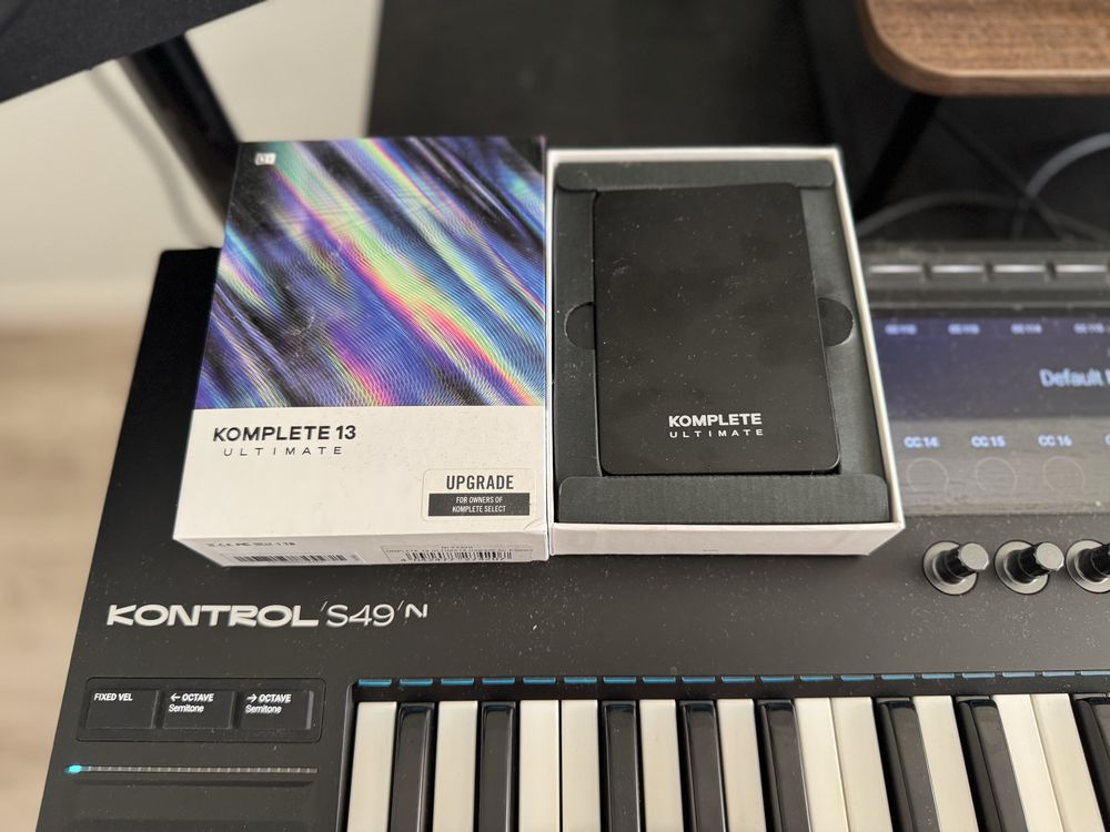 Native Instruments Komplete mk3 S49 komplete Collectors 14 edition