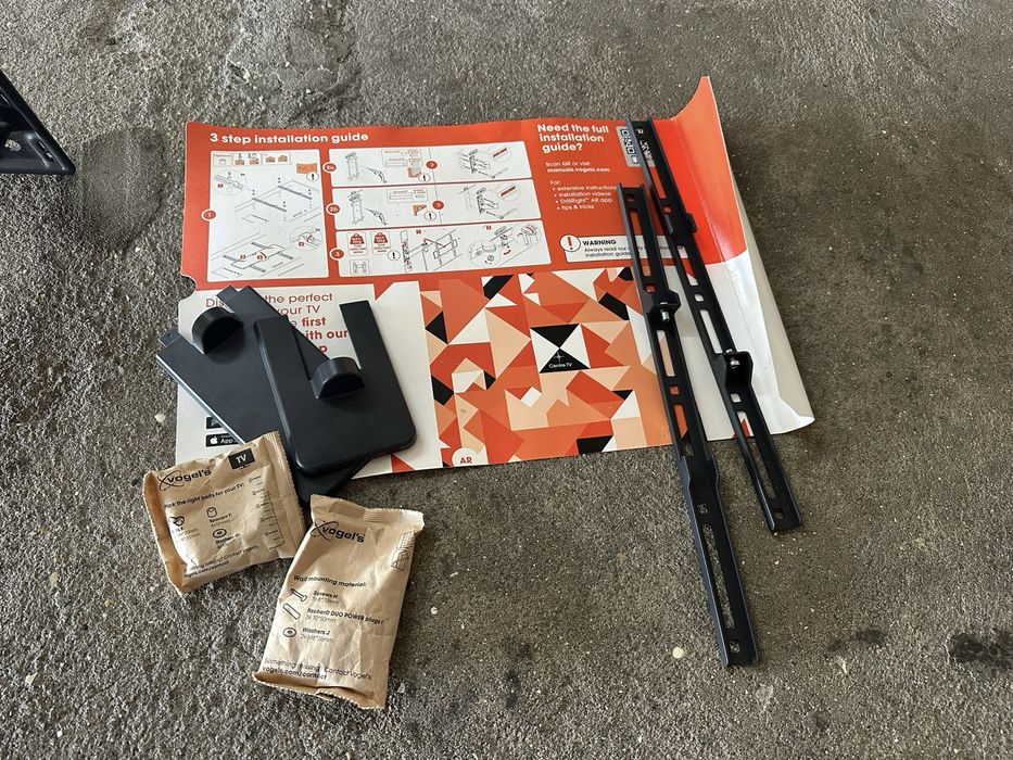 Suporte de TV (Ajustável - 32'' a 65'' - Até 25 kg)