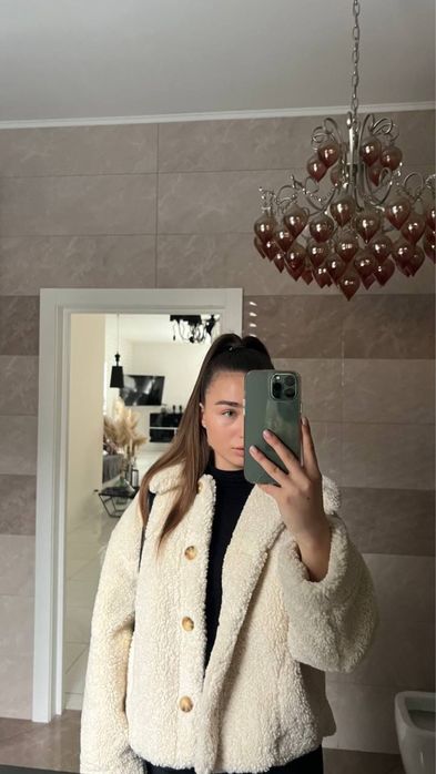 Шубка zara стан новий