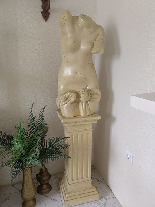 Peça em Gesso de mulher