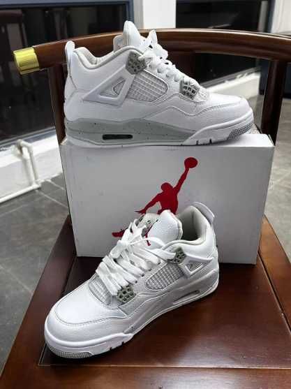 NikeAir Jordan4Retro R.40