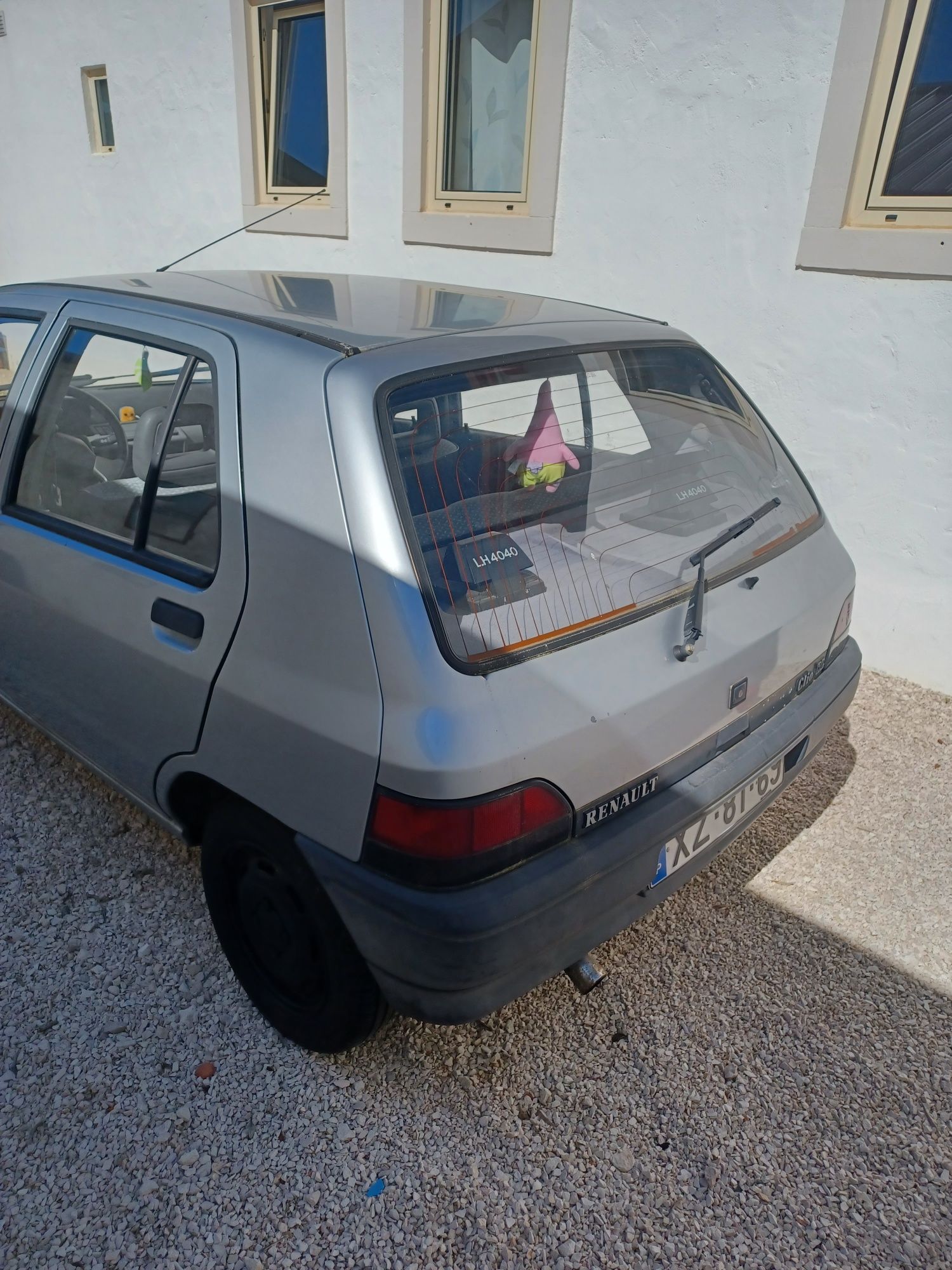 vende se renolt clio rl gasolina  ano 92 prata