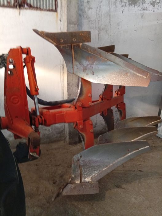 Charruas de 3 telhas