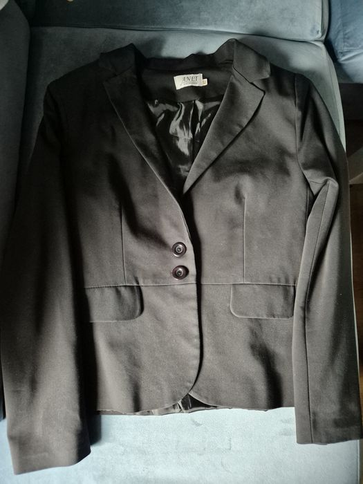 Czarna bardzo elegancka marynarka