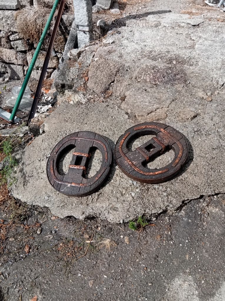Rodas de carro de bois antigos