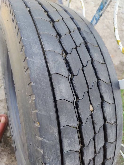 Продам колесо шина резина 225/75 R 17.5