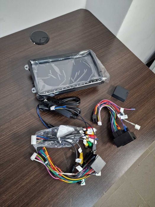 Radio Samochodowe ESSGOO system Android ekran 9" Apple CarPlay