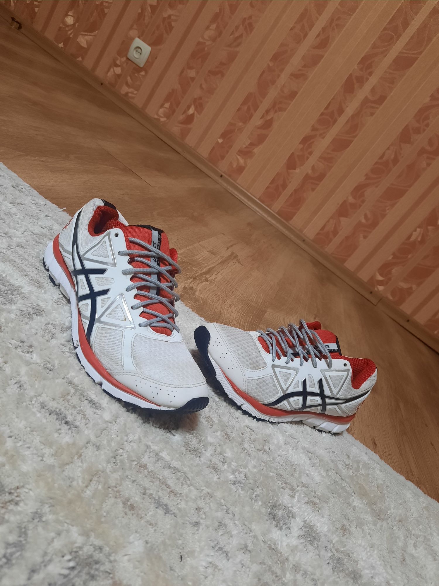 Кроссовки ASICS 23.5 см