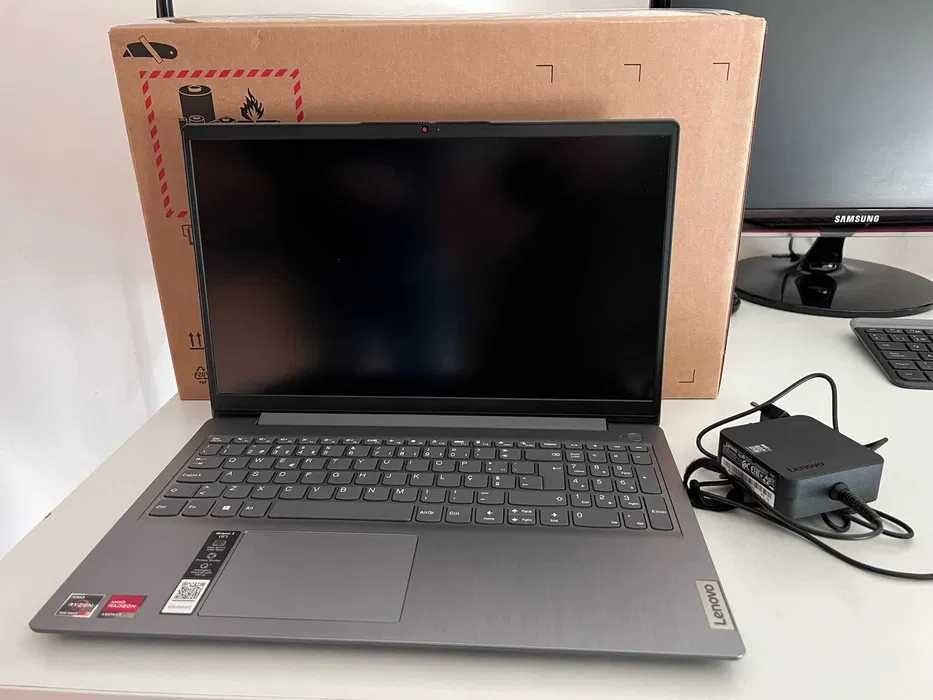 Lenovo IdeaPad3 - AMD Ryzen 5300U - 8GB - 512 GB SSD - Garantia 3 anos