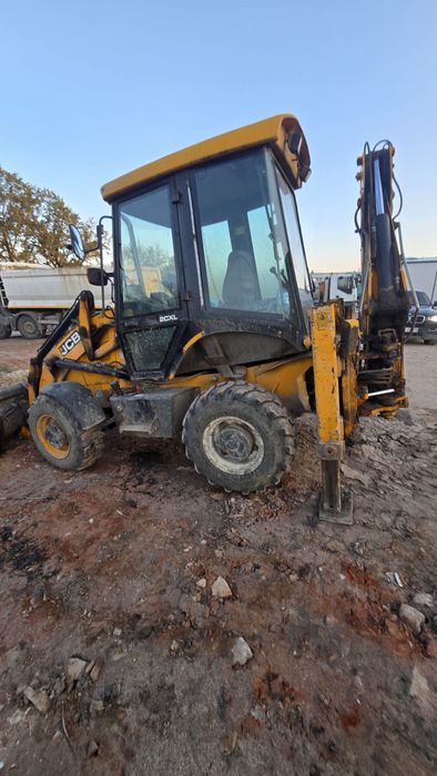 Koparko-ladowarka JCB 2CX W bD stanie