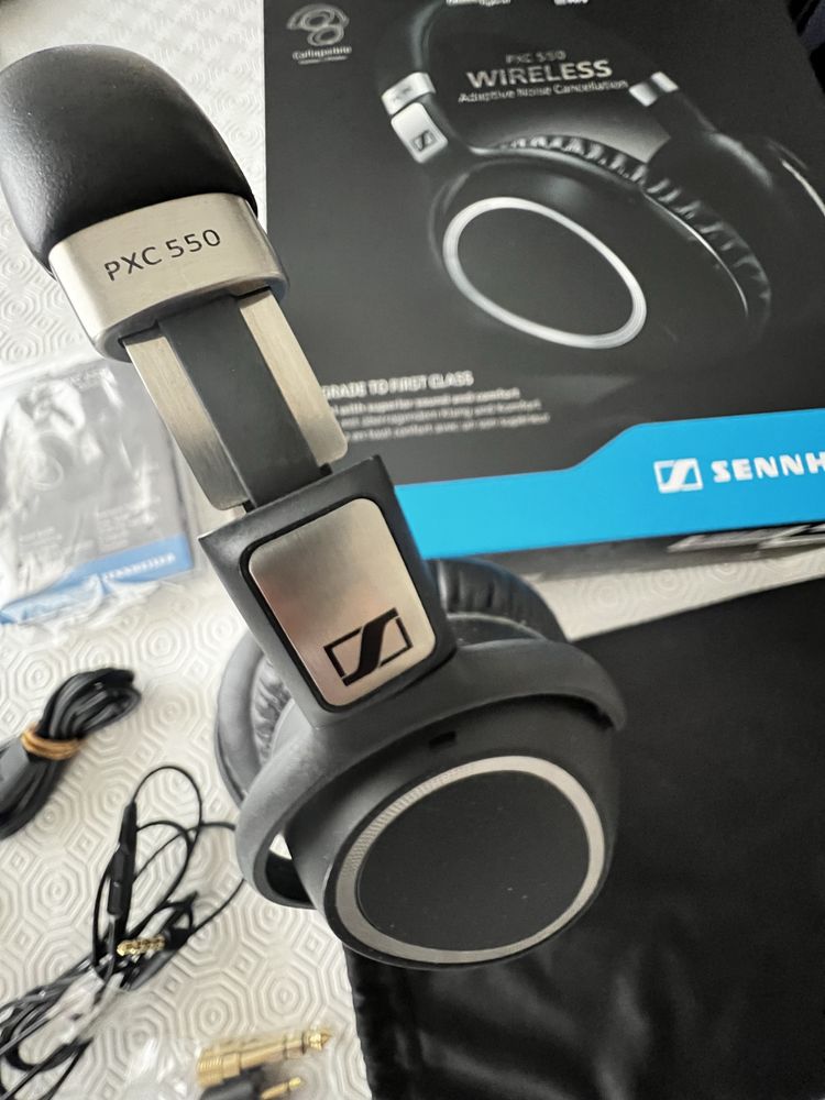 Headphones Sennheiser PXC 550 Bluetooth c/ cancelamento de ruído