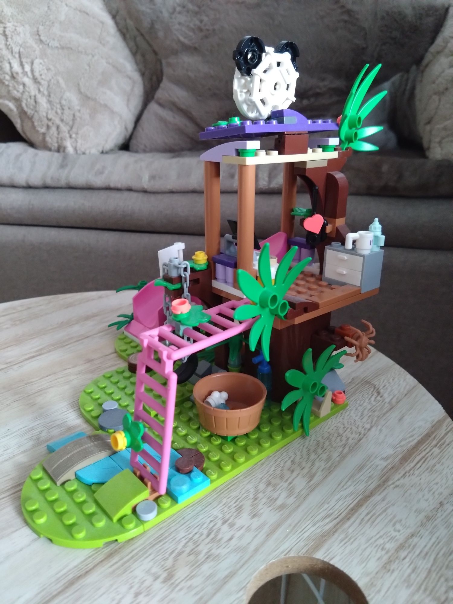 LEGO Friends 41422, domek pand na drzewie