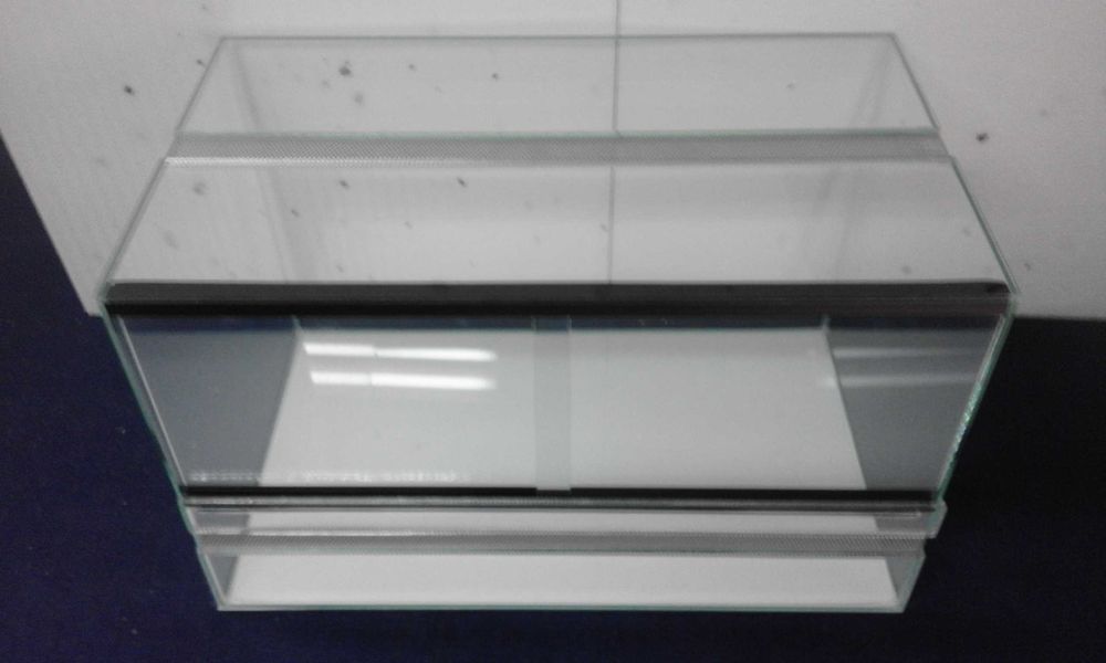 Terrarium 50x30x30 z drzwiami przesuwnymi na gekona lub inne gady...