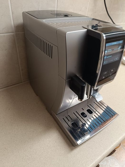 Ekspes do kawy DeLonghi Dynamika Plus ECAM 370.70