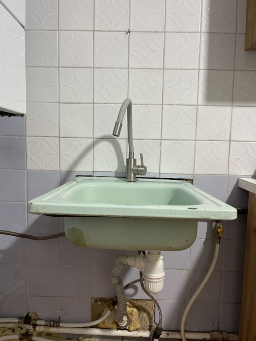 Мойка , раковина  металлическая без крана !