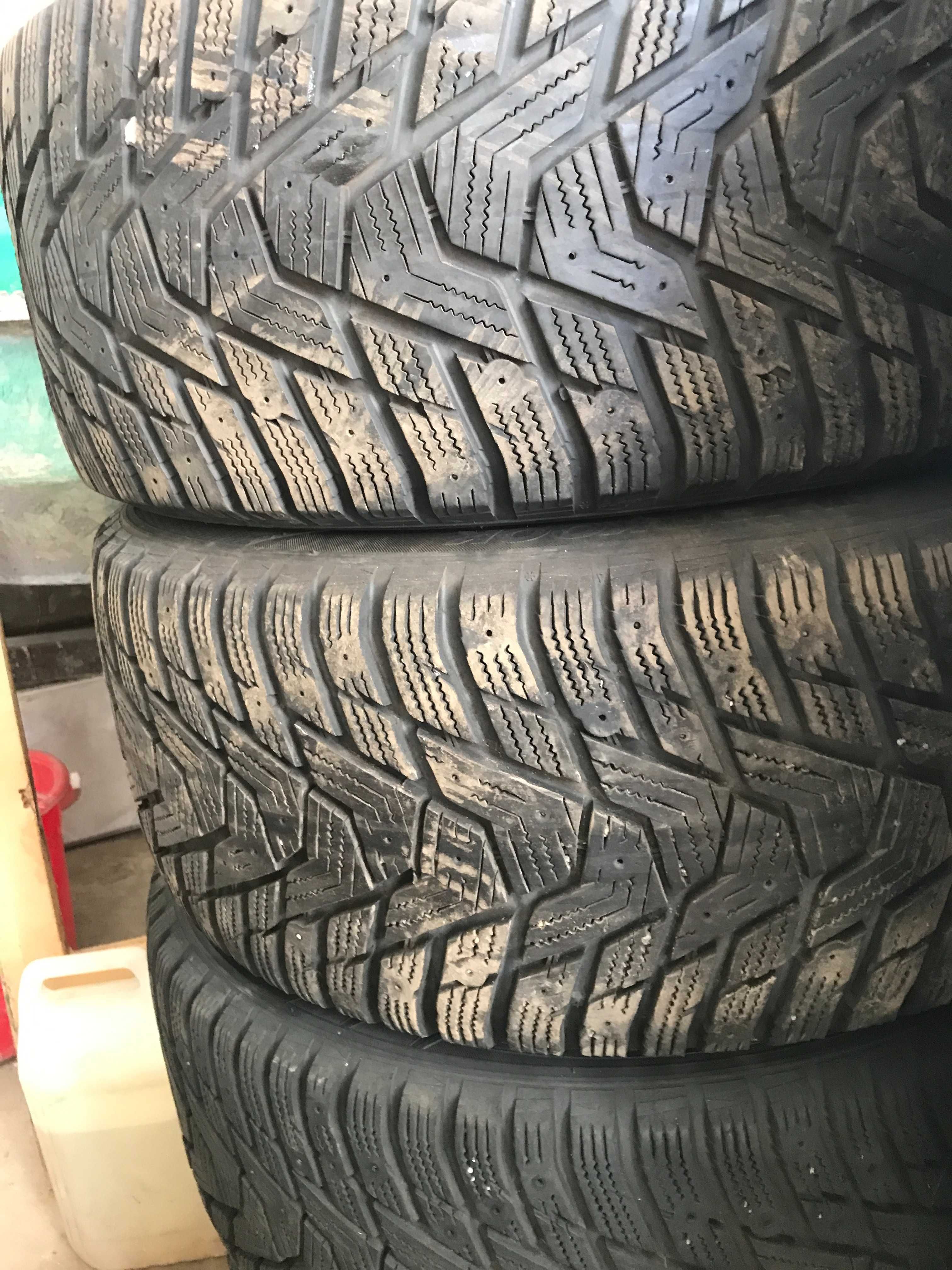 Корейська зимова резина Hankook 215Х45Х17