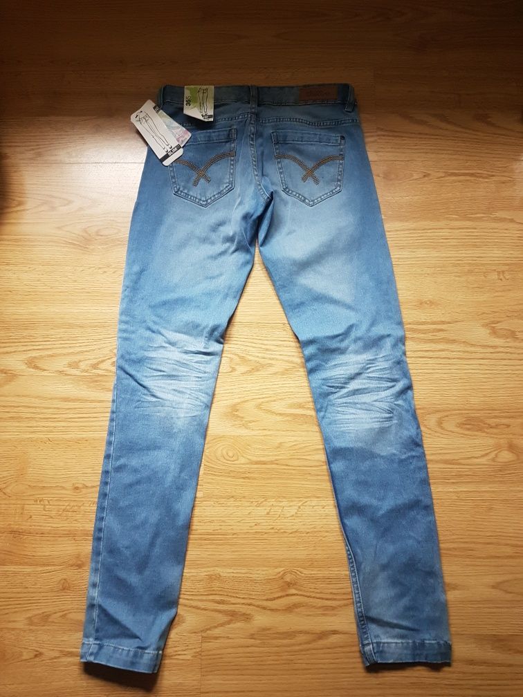 Jeansy rurki cropp