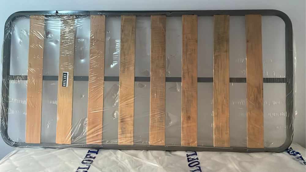 Cama dupla com 2 gavetas de arrumação