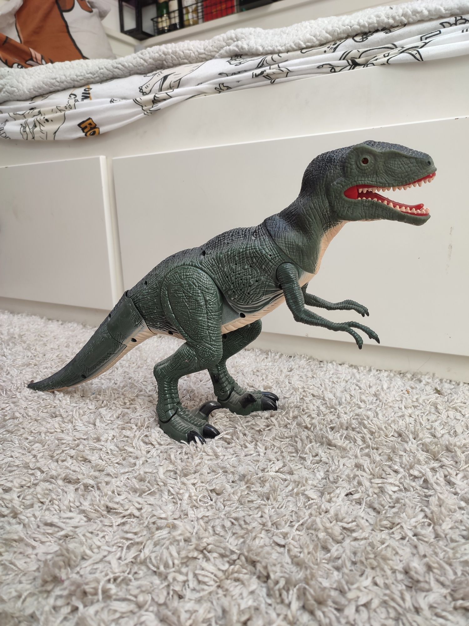 Dinozaur interaktywny velociraptor ryczy świeci
