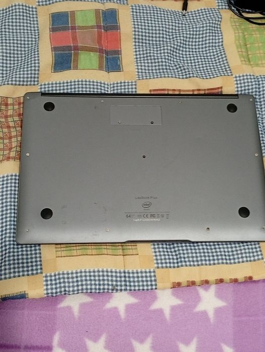 Chuwi Lapbook com Windows 11 e tem carregador