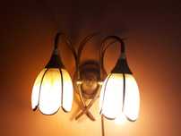 lampa sufitowa, 2 lampy ścienne z kablem, lampa stołowa + żarówki