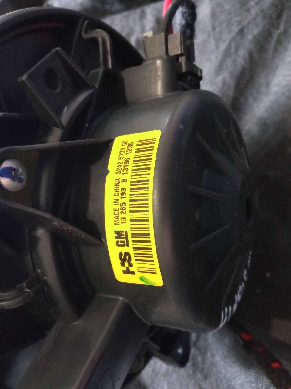 Моторчик пічки Opel Insignia 13-17 2.0DT Опель 5242673306 13265193A