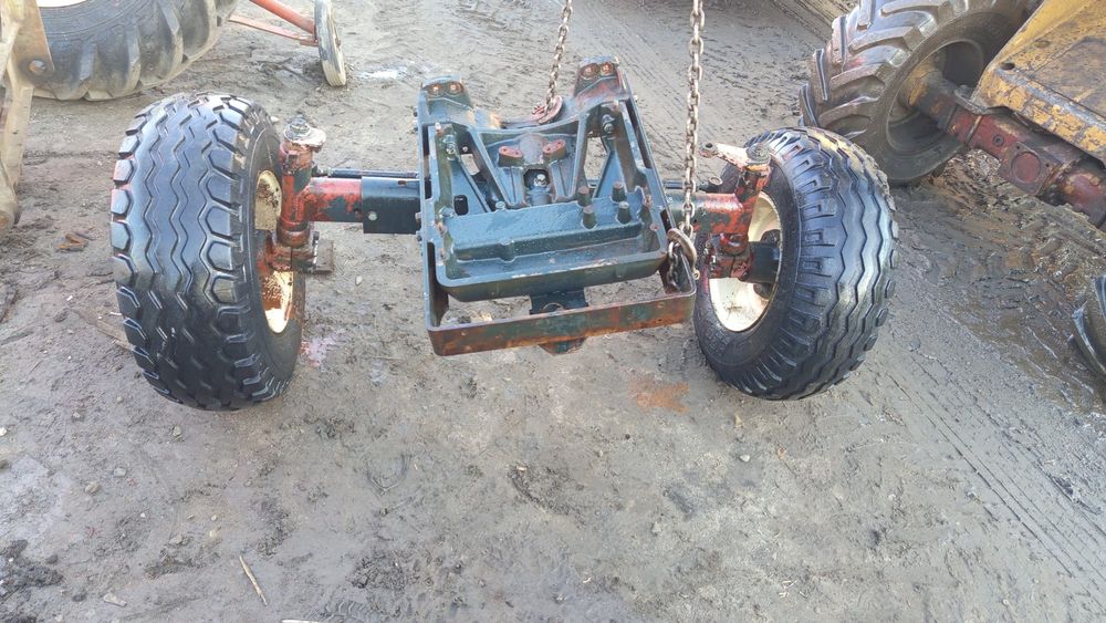 Oś części zetor 5211 /7211 wspornik zetor 7711 wanna zwrotnice piasty