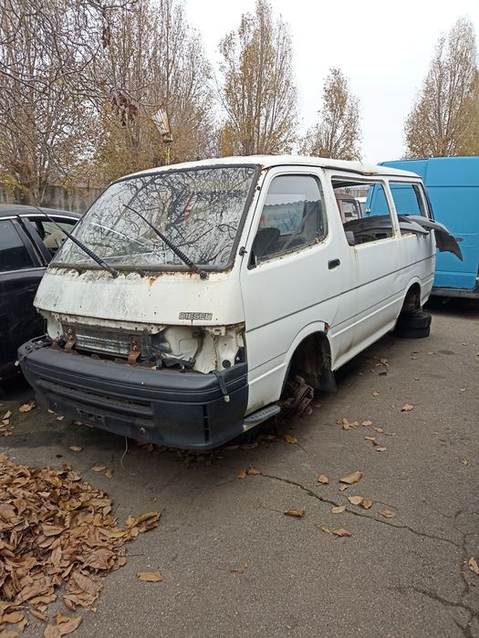 Тойота Хайс 2L Diesel 2.4 задній міст