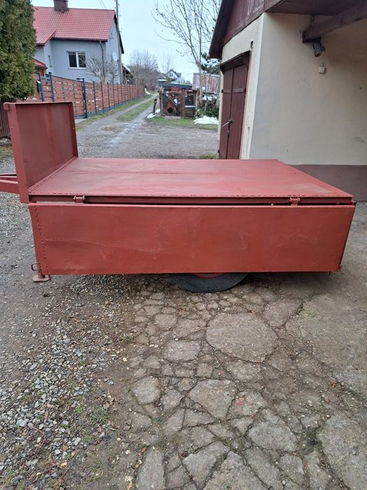 Wóz i przyczepka ciągnikowa do lasu