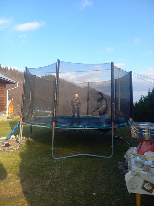 Прокат солодкої вати , попкорн та батути