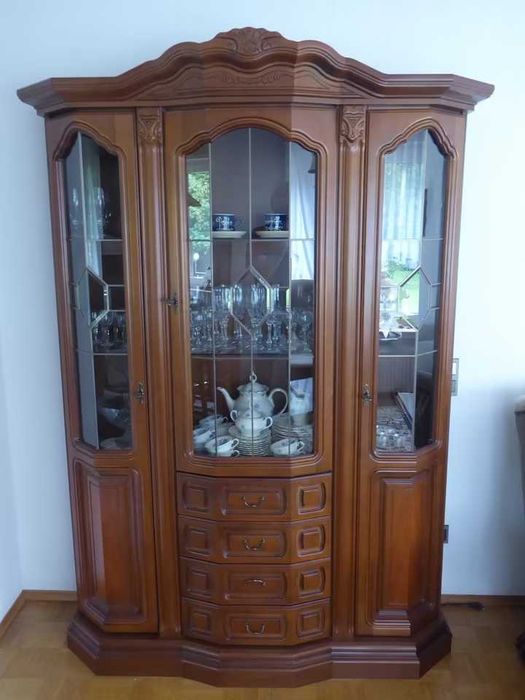 вітрина -буфет горіх