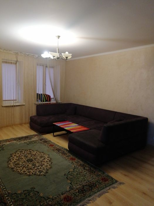 4кімнатна початок Харківськоі можна на короткий терміе