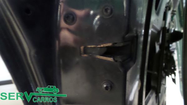 Fechadura / fecho porta trás esquerdo KIA Carnival I (UP)