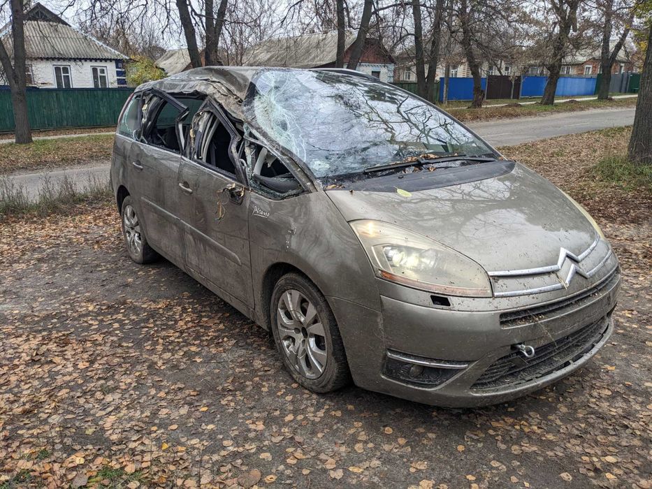 Citroen C4 Grand Picasso битий на ходу