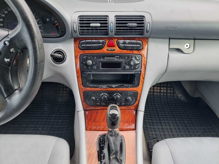 Продам Mercedes-Benz C-Class 2001. Можна в розстрочку, під викуп.