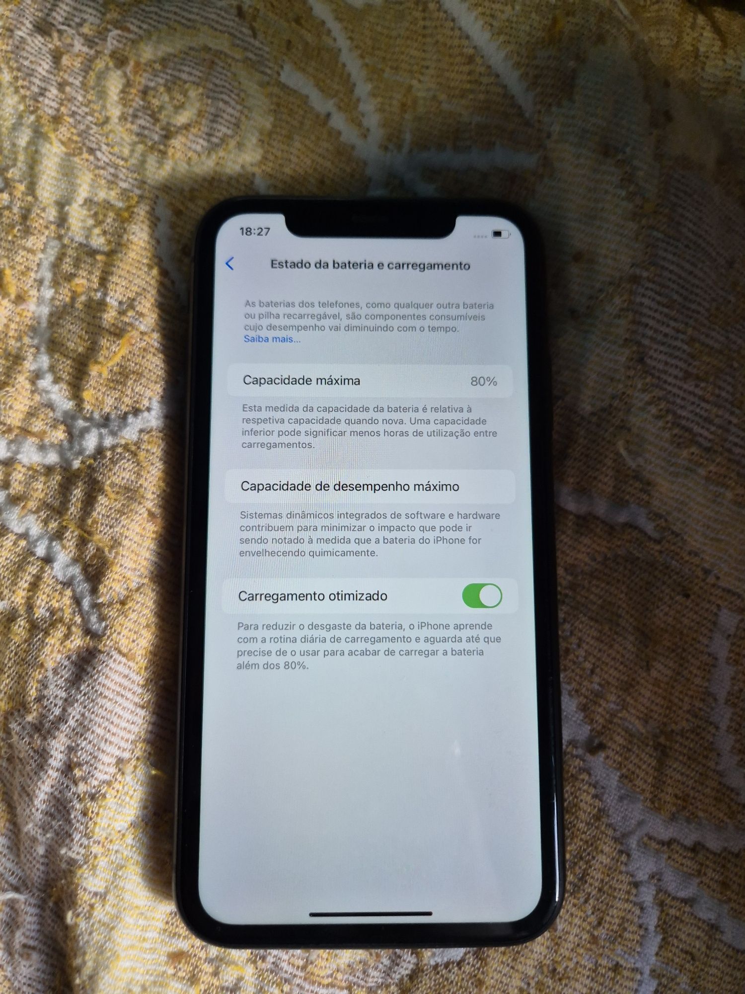 Iphone 11 e 7 capas incluídas