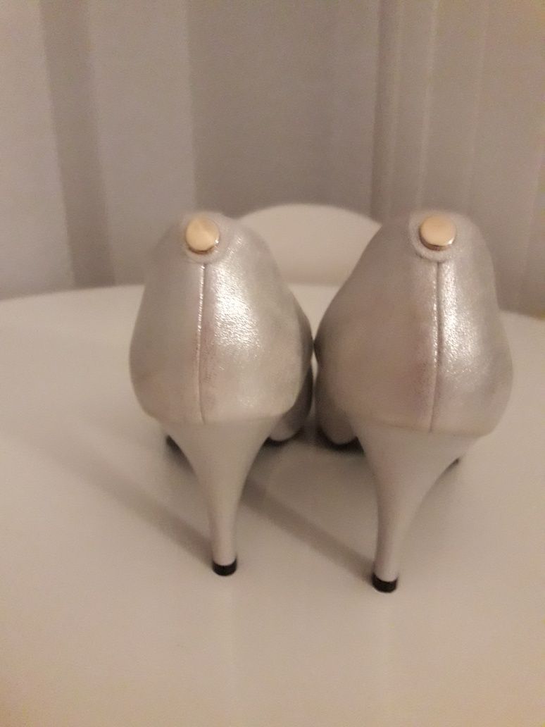 Buty - czółenka srebrne rozm.40