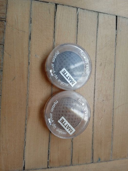 zestaw dwóch cieni do powiek dla kobiet