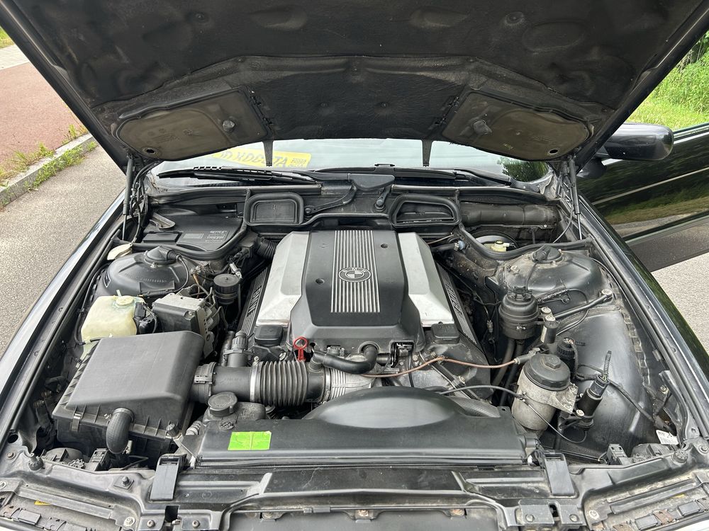 BMW Seria 7 E38 730i